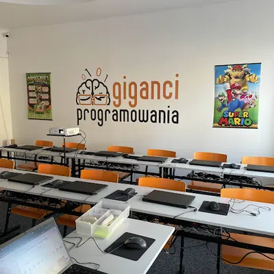 Giganci Programowania Warszawa Targówek- Nauka nowych technologii dla Dzieci i Młodzieży